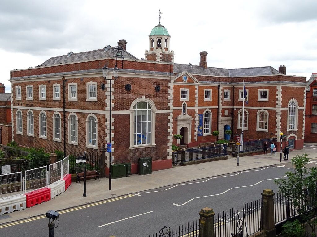1280px-Bluecoat_Hospital_as_seen_from_the_Northgate_-_Upper_Northgate_Street_Chester_CH1_4EE